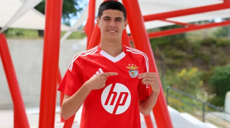 Benfica Blinda Pérola de 16 Anos: Tomás Almeida Assina e Sonha com a Equipa A!